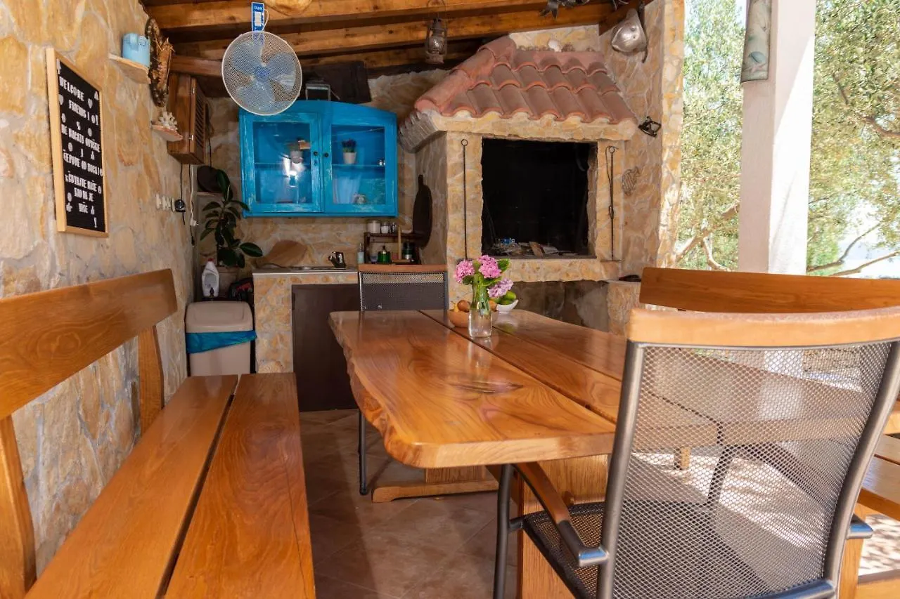 Plum Holiday Home Kastel Stari